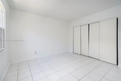 Commercial property in Fort Lauderdale, Florida 125.42 sq.m. № 1240737 - photo 9