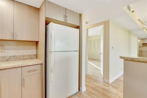 Condo in Davie, Florida, 1 bedroom  № 1240955 - photo 13