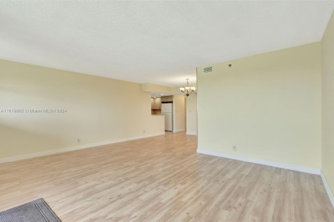 Condo in Davie, Florida, 1 bedroom  № 1240955 - photo 10