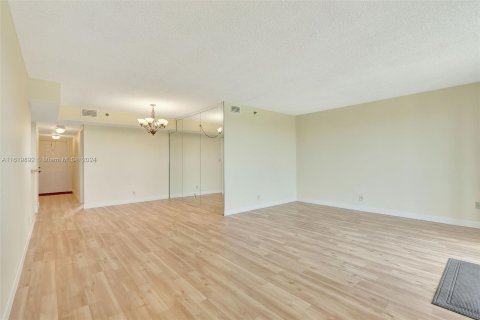 Copropriété à vendre à Davie, Floride: 1 chambre, 83.61 m2 № 1240955 - photo 9