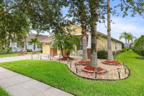 Villa ou maison à vendre à Tampa, Floride: 3 chambres, 235.79 m2 № 1342037 - photo 2