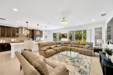 Casa en venta en Tampa, Florida, 6 dormitorios, 504.18 m2 № 1342205 - foto 27