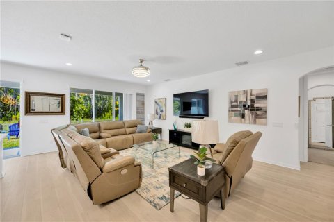 Casa en venta en Tampa, Florida, 6 dormitorios, 504.18 m2 № 1342205 - foto 29