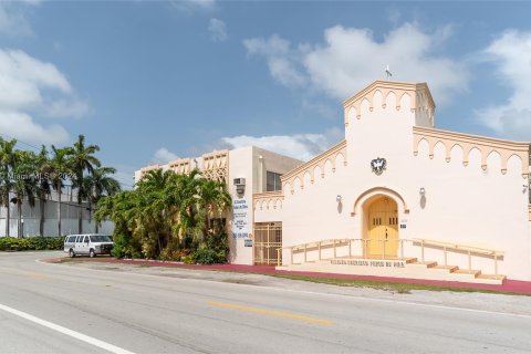 Купить коммерческую недвижимость в Майами-Бич, Флорида № 1059358 - фото 1