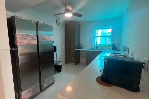 Condominio en venta en Hallandale Beach, Florida, 2 dormitorios, 158.86 m2 № 1037859 - foto 4