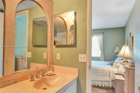 Copropriété à vendre à Deerfield Beach, Floride: 2 chambres, 92.9 m2 № 1241469 - photo 12