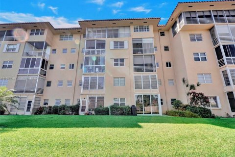 Condo in Deerfield Beach, Florida, 2 bedrooms  № 1241469 - photo 2