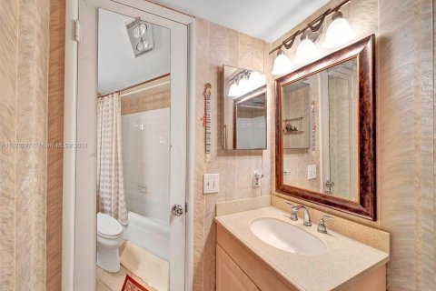 Copropriété à vendre à Deerfield Beach, Floride: 2 chambres, 92.9 m2 № 1241469 - photo 15