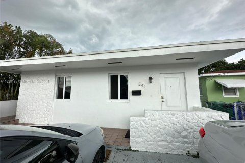 House in Miami, Florida 5 bedrooms, 140.1 sq.m. № 1241463 - photo 28