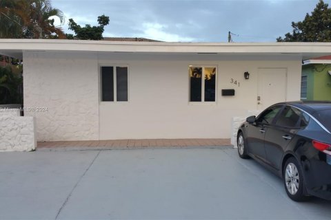 House in Miami, Florida 5 bedrooms, 140.1 sq.m. № 1241463 - photo 6