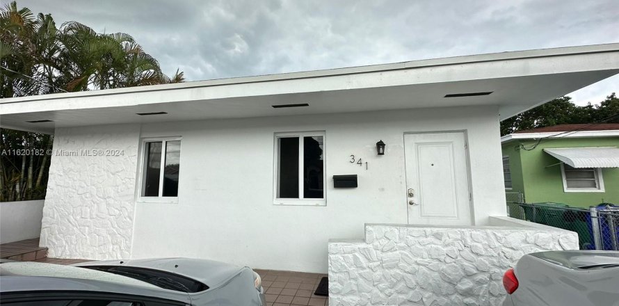 House in Miami, Florida 5 bedrooms, 140.1 sq.m. № 1241463