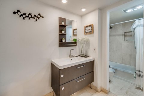 Condo in Aventura, Florida, 3 bedrooms  № 1207607 - photo 19