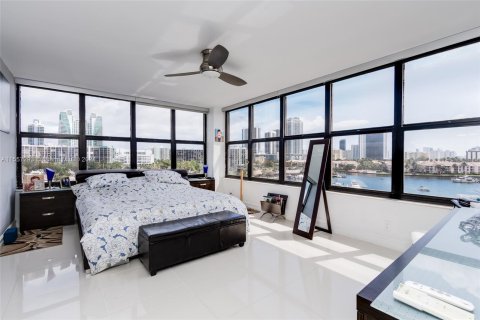 Condominio en venta en Hallandale Beach, Florida, 2 dormitorios, 146.79 m2 № 1078845 - foto 27