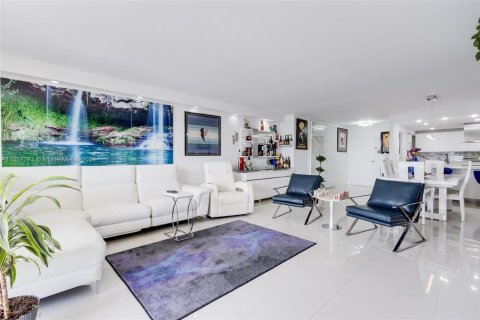 Condominio en venta en Hallandale Beach, Florida, 2 dormitorios, 146.79 m2 № 1078845 - foto 23