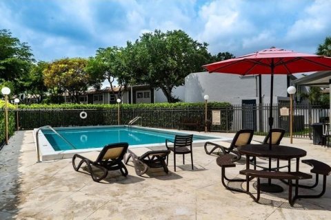 Condo in Miami, Florida, 2 bedrooms  № 1271095 - photo 22