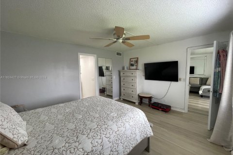 Condo in Sunrise, Florida, 2 bedrooms  № 1271051 - photo 22