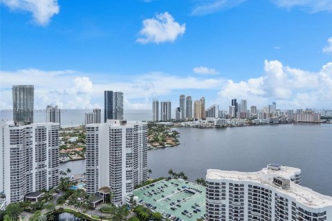 Condo in Aventura, Florida, 2 bedrooms  № 1271124 - photo 29