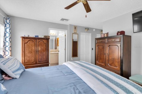 Condo in New Port Richey, Florida, 2 bedrooms  № 1244646 - photo 18