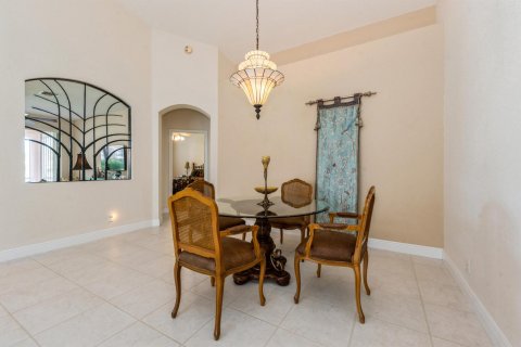 House in Boynton Beach, Florida 2 bedrooms, 197.79 sq.m. № 1074832 - photo 17