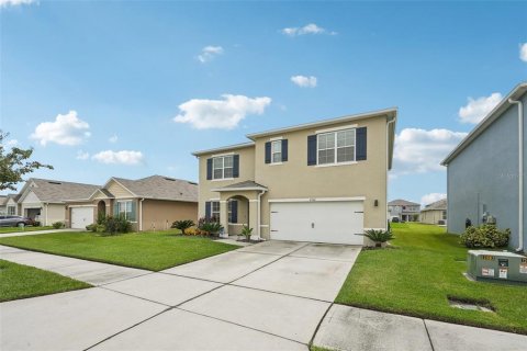 House in Lakeland, Florida 5 bedrooms, 241.64 sq.m. № 1352865 - photo 3