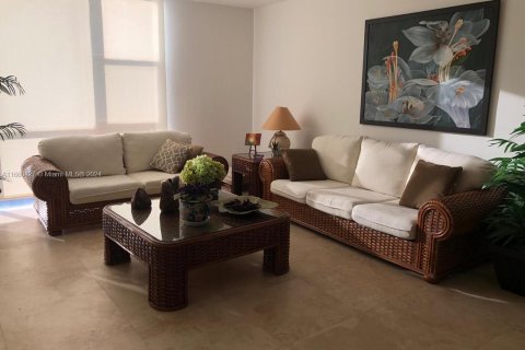 Condo in Aventura, Florida, 2 bedrooms  № 1377200 - photo 1