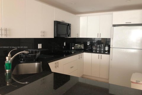 Condo in Aventura, Florida, 2 bedrooms  № 1377200 - photo 7