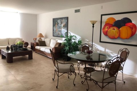 Condo in Aventura, Florida, 2 bedrooms  № 1377200 - photo 2