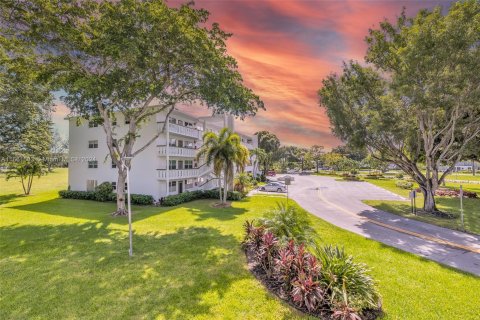 Copropriété à vendre à Deerfield Beach, Floride: 2 chambres, 92.9 m2 № 1377201 - photo 13