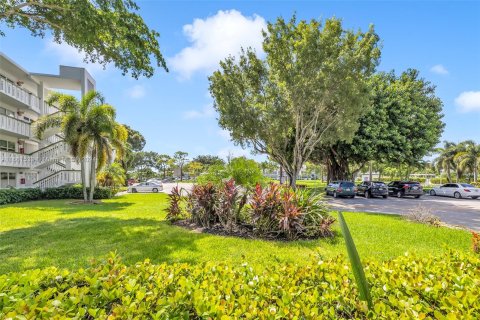 Copropriété à vendre à Deerfield Beach, Floride: 2 chambres, 92.9 m2 № 1377201 - photo 14