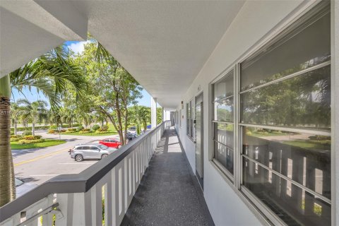 Copropriété à vendre à Deerfield Beach, Floride: 2 chambres, 92.9 m2 № 1377201 - photo 9