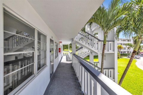 Copropriété à vendre à Deerfield Beach, Floride: 2 chambres, 92.9 m2 № 1377201 - photo 10