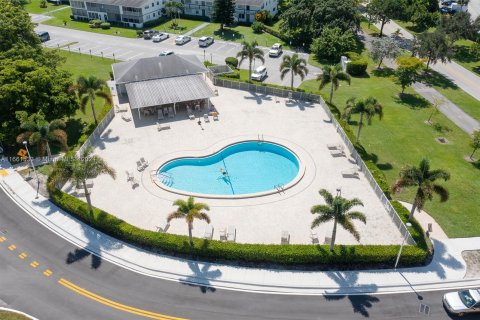 Copropriété à vendre à Deerfield Beach, Floride: 2 chambres, 92.9 m2 № 1377201 - photo 3