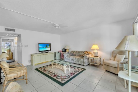 Condominio en venta en Deerfield Beach, Florida, 2 dormitorios, 92.9 m2 № 1377201 - foto 16