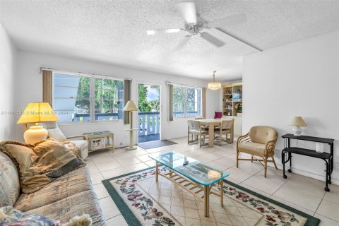 Condominio en venta en Deerfield Beach, Florida, 2 dormitorios, 92.9 m2 № 1377201 - foto 18