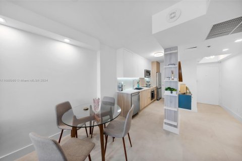 Condo in Miami Beach, Florida, 1 bedroom  № 1431465 - photo 6