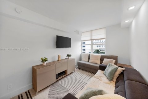 Condo in Miami Beach, Florida, 1 bedroom  № 1431465 - photo 9