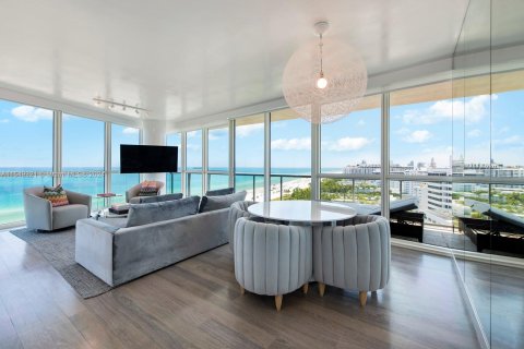 Copropriété à vendre à Miami Beach, Floride: 2 chambres, 115.38 m2 № 1059541 - photo 1