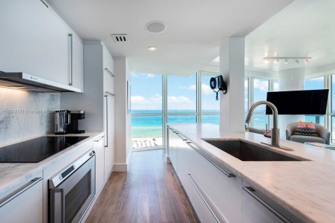 Condo in Miami Beach, Florida, 2 bedrooms  № 1059541 - photo 7