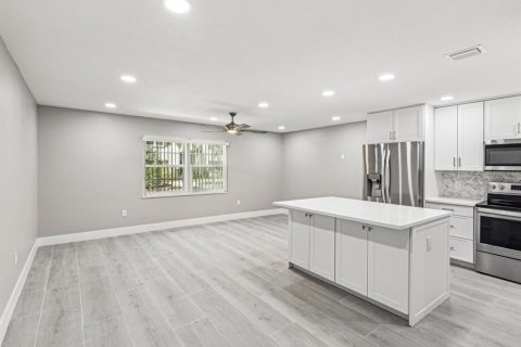 Condominio en venta en Tampa, Florida, 1 dormitorio, 70.61 m2 № 1343305 - foto 13