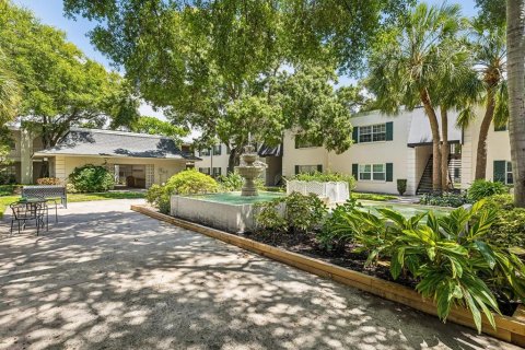 Condo in Tampa, Florida, 1 bedroom  № 1343305 - photo 30