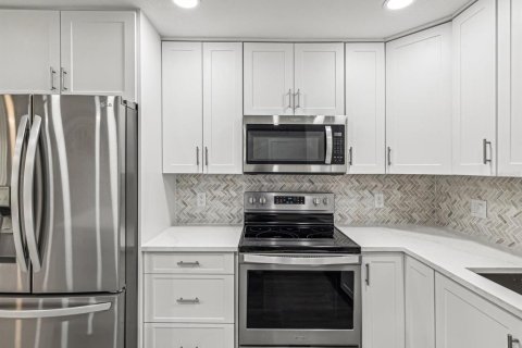 Condo in Tampa, Florida, 1 bedroom  № 1343305 - photo 7