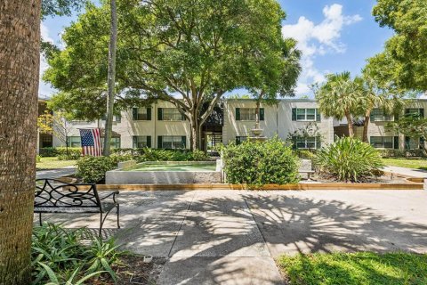 Condo in Tampa, Florida, 1 bedroom  № 1343305 - photo 28