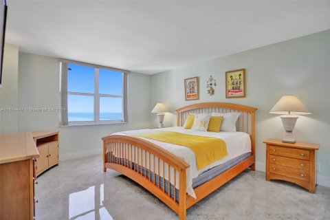 Condo in Hollywood, Florida, 2 bedrooms  № 1397802 - photo 29