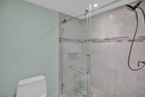 Condo in Hollywood, Florida, 2 bedrooms  № 1397802 - photo 24