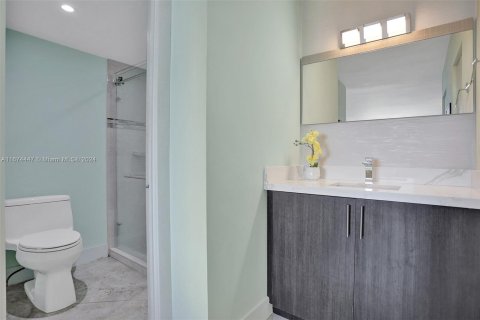 Condo in Hollywood, Florida, 2 bedrooms  № 1397802 - photo 26