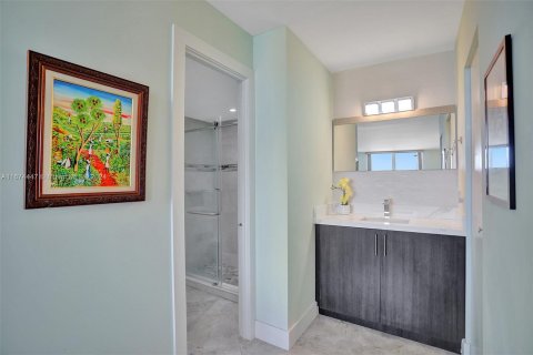 Condo in Hollywood, Florida, 2 bedrooms  № 1397802 - photo 25