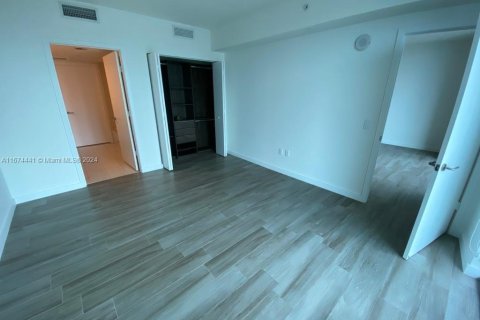 Condo in Miami, Florida, 1 bedroom  № 1397800 - photo 6