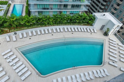 Condo in Miami, Florida, 1 bedroom  № 1397800 - photo 23