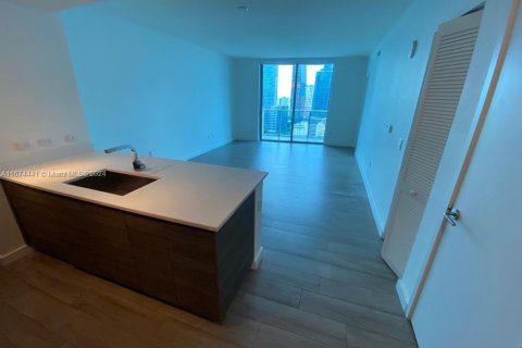 Condo in Miami, Florida, 1 bedroom  № 1397800 - photo 4