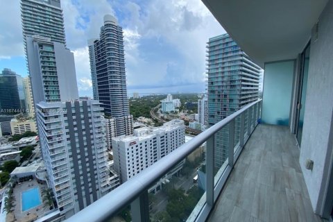 Condo in Miami, Florida, 1 bedroom  № 1397800 - photo 11